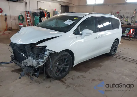 2022 Chrysler Pacifica Touring z USA, uszkodzony, nr VIN 2C4RC1FG2NR185397